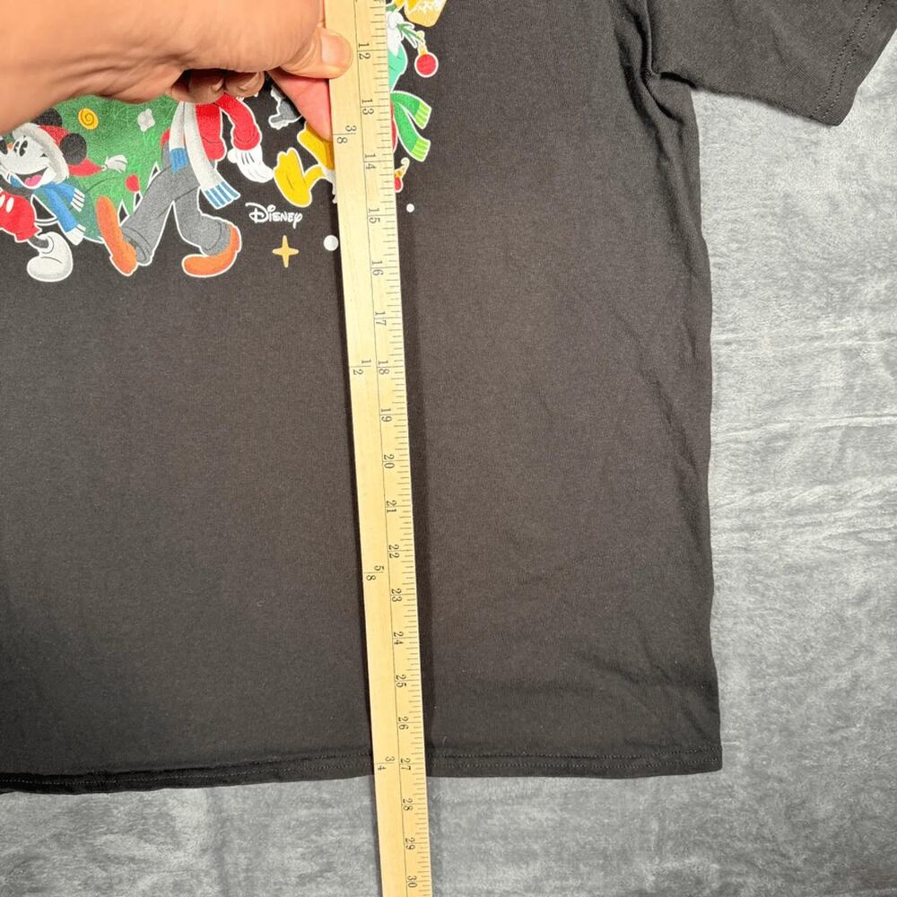 Disney Mens Tis The Season T-Shirt L Mickey Mouse Goofy Christmas Holiday Tee - Picture 5 of 5